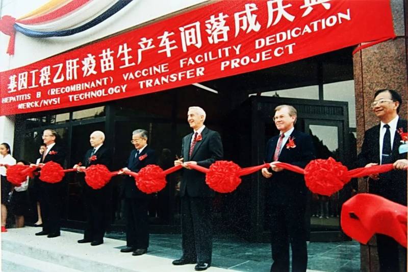Taking the Lead in Introducing Genetically Engineered Hepatitis B Vaccine Technology in China, Sticks to Original Aspiration for 33 years